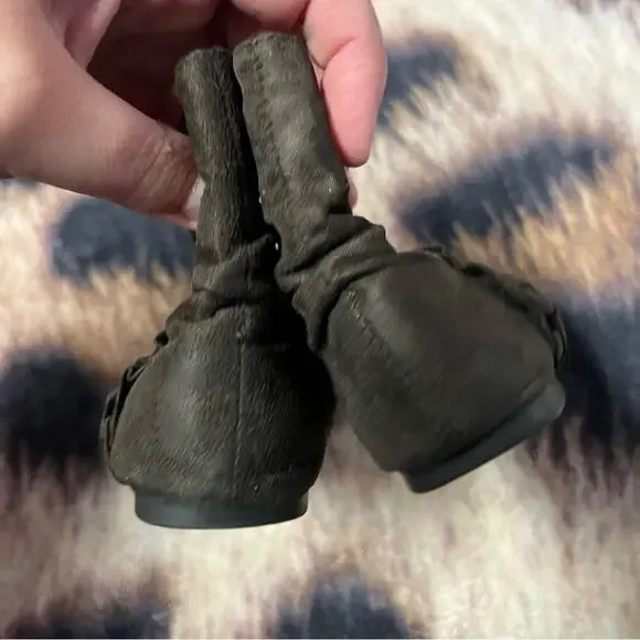 Falls Creek Soft Brown Ruffled Side Booties Baby Girls Size 6 - Picture 5 of 9